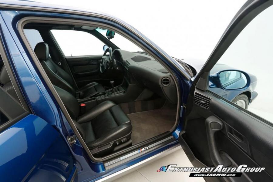 Интерьер BMW M5 Touring (Avus Blue) (WBSHJ91070BL01767) (E34) 1994 года  (фото 33 из 100)